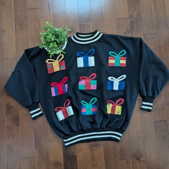 CHRISTMAS PRESENT PRINT VINTAGE SWEATSHIRT - Picture 1 of 4